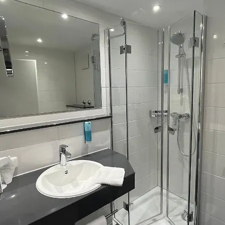 Filderland-stuttgart Messe Airport - Free Parking 酒店 莱恩费尔登埃希特登