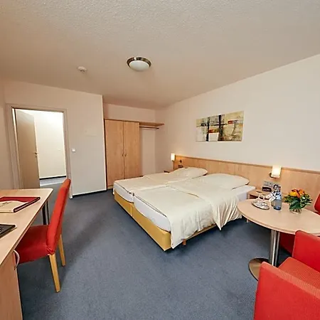 Filderland - Stuttgart Messe Airport 3*