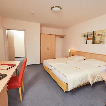 Hotel Filderland - Stuttgart Messe - Airport - Self Check-In 3* Leinfelden-Echterdingen